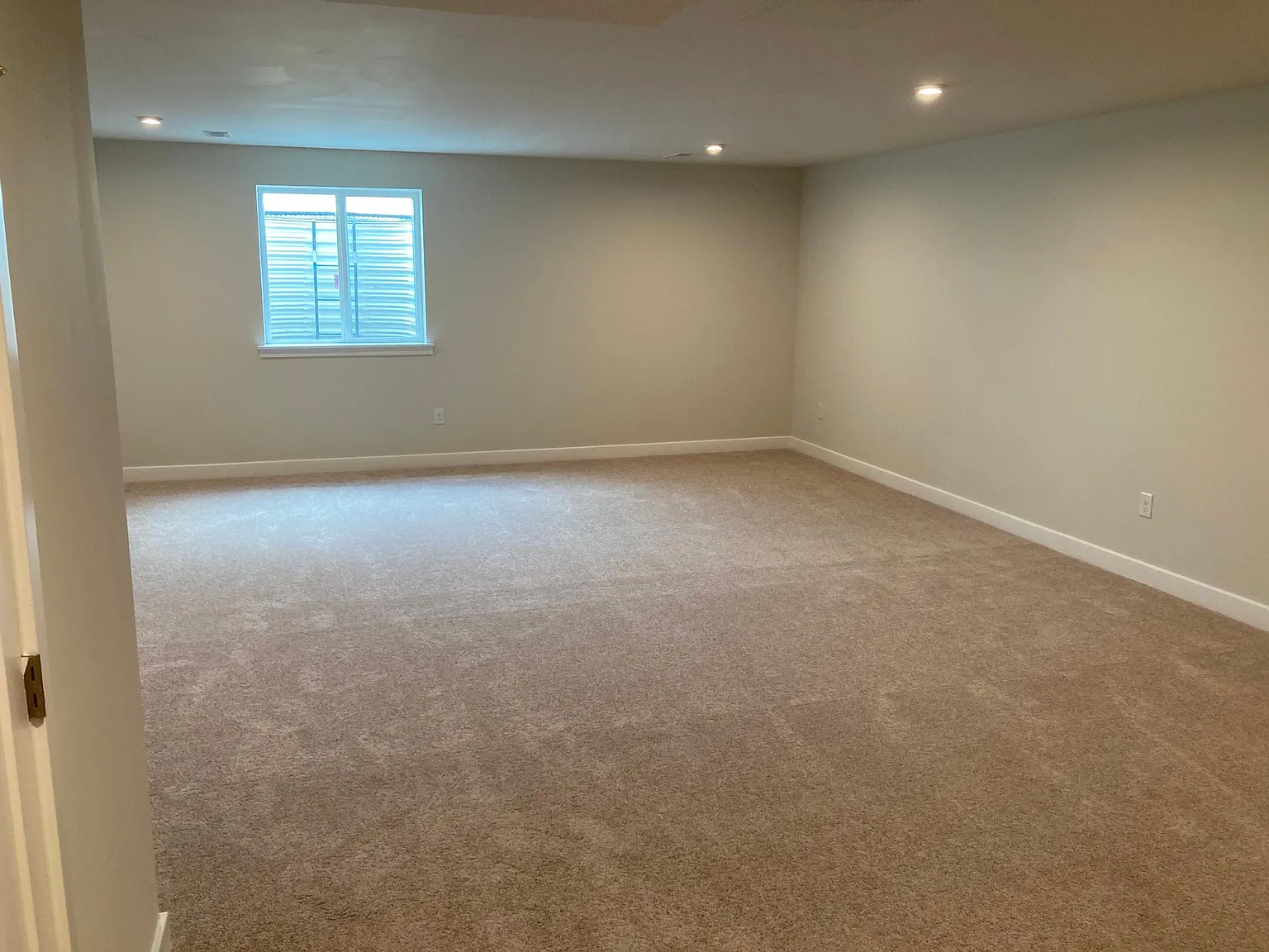 3 bed, 2.5 bath, 2614 sqft, $2,850 — Photo 3