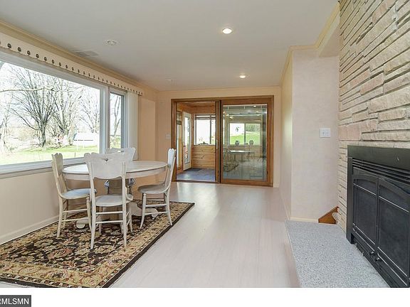 4th image of 1325 Garland Ln N