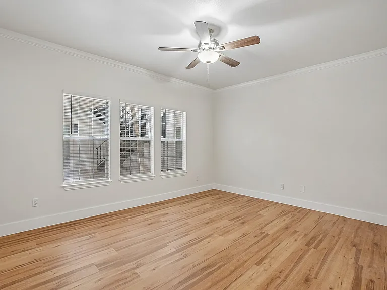 4125 Holland — Photo 36