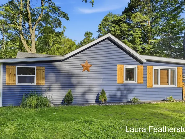 4948 Sturgis Ave NE, Rockford, MI 49341