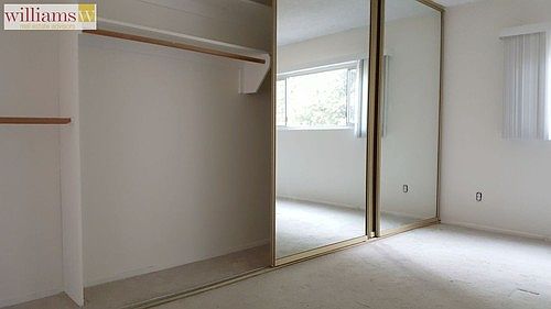 3rd image of 10500 Moorpark St APT 104