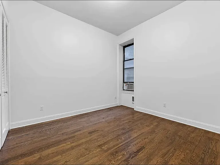 209 W 107th St #1W — Photo 8