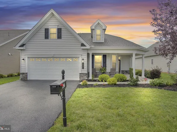 427 General Dr, Mechanicsburg, PA 17050