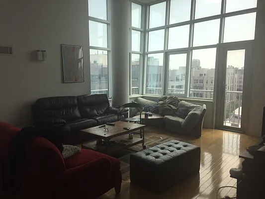 Rented by R New York | media 24