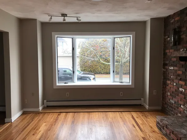 35 Sharon Rd, Quincy, MA 02171