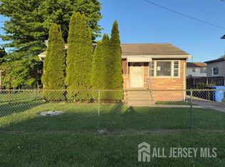 124 Chestnut St, Avenel, NJ 07001