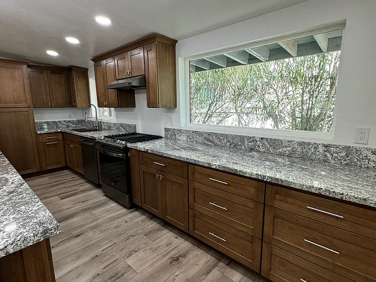1803 E Miles St — Photo 8