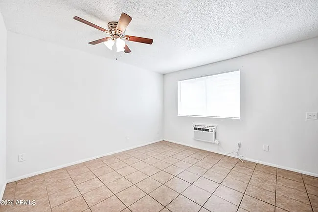 35 N May St #102 — Photo 8