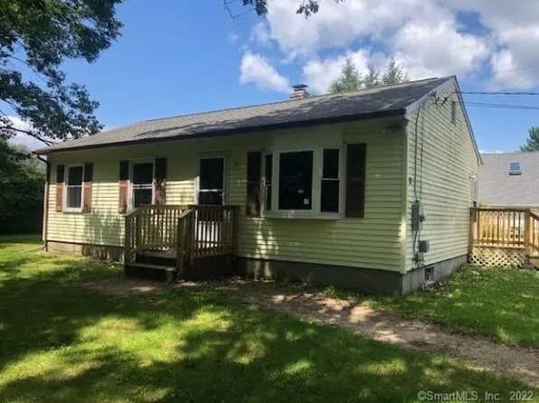 10 Marcy Ln, North Grosvenordale, CT 06255