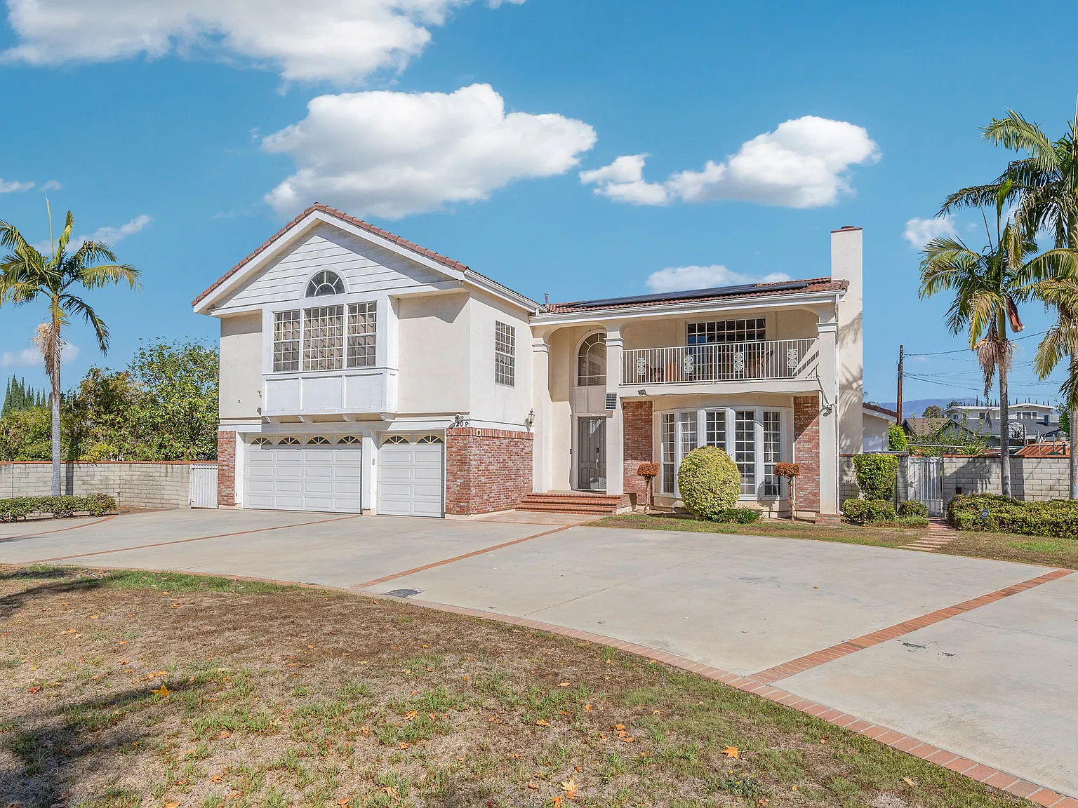 6 bed, 5027 sqft, $12,000 — Photo 2