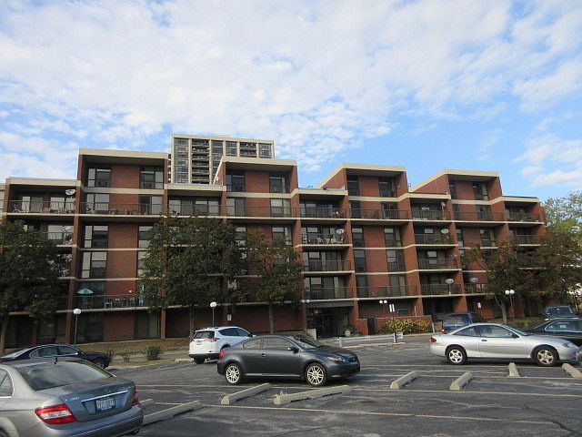 1st image of 3041 S Michigan Ave Unit 504