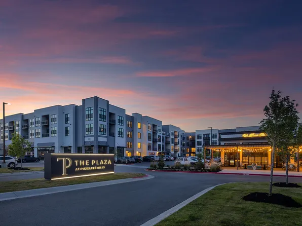Plaza at Pinnacle Hills