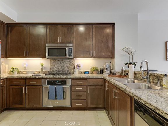 3rd image of 21301 Erwin St Unit 228