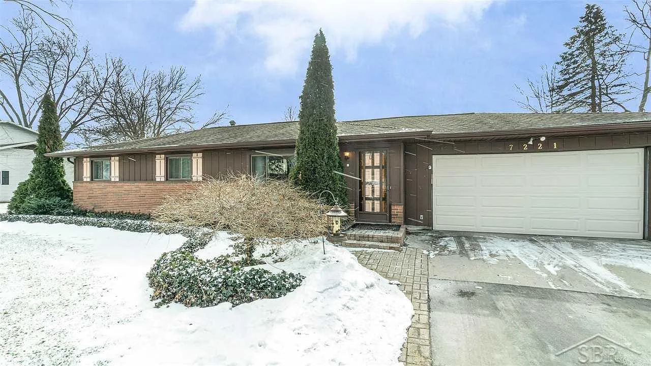 7221 Burmeister Dr photo 1