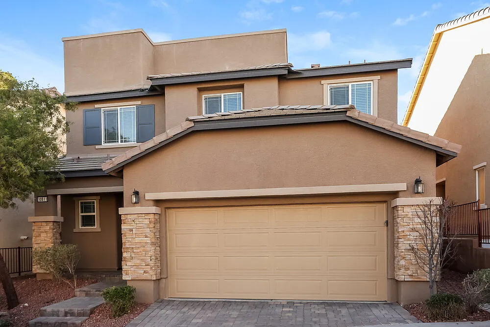 3 bed, 2.5 bath, 1912 sqft, $2,355 — Photo 1