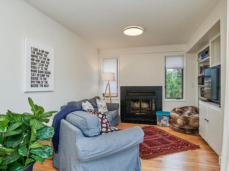 30 Fairfax St — Photo 9