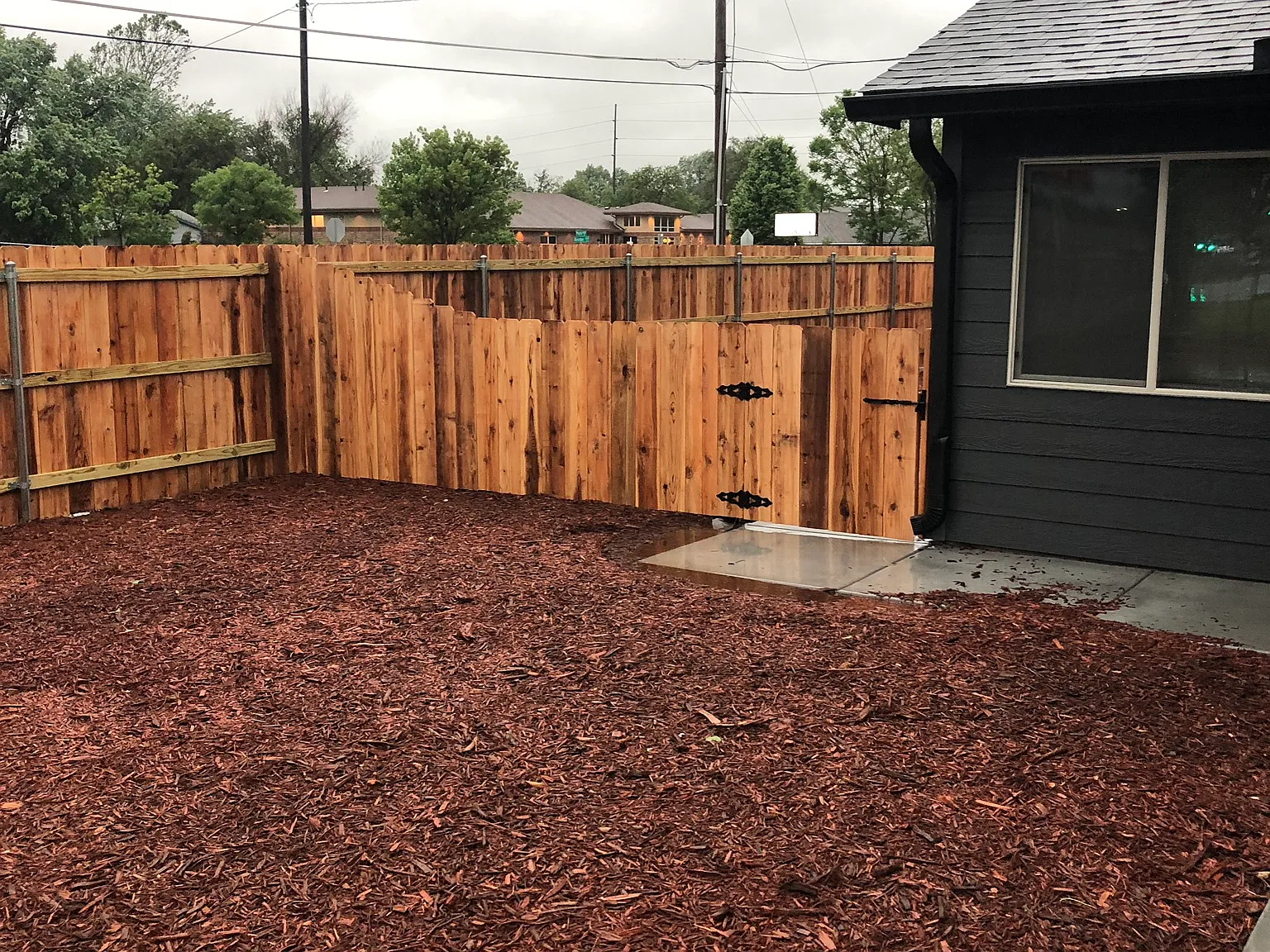 3 bed, 1100 sqft, $1,300 — Photo 2