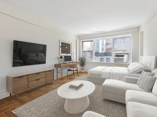 288 Lexington Avenue image 1 of 10
