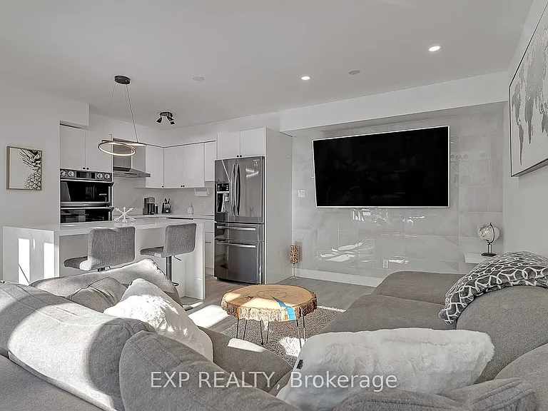 50 E Liberty St #1111 — Photo 6