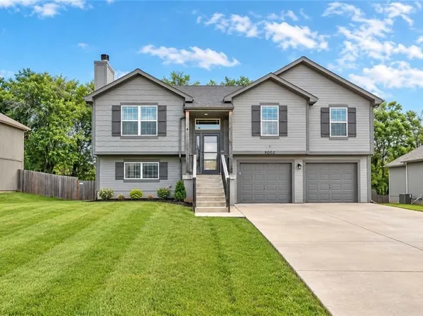 20022 W 220th Ter, Spring Hill, KS 66083