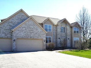 1 Blackwolf Ct, Algonquin, IL 60102