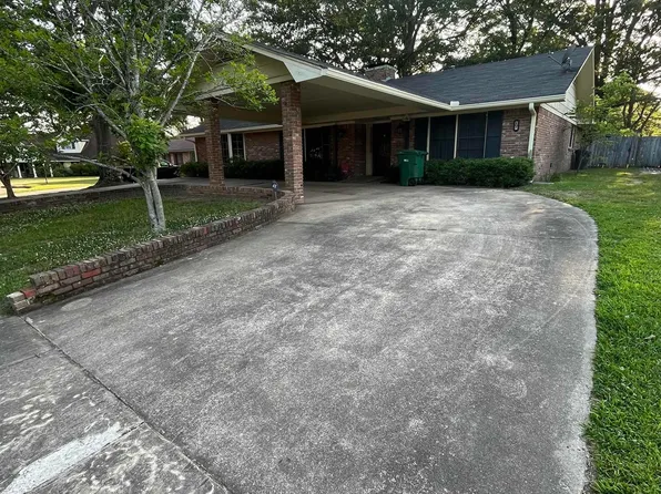 17 Hunters Cv, Pine Bluff, AR 71603