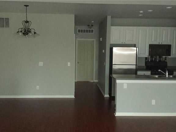 3rd image of 2088 Arcadia Dr