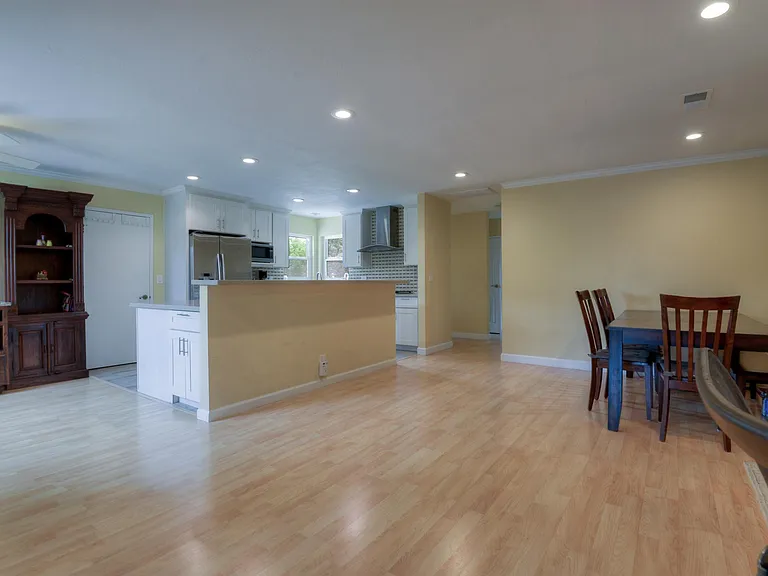 3125 Mauricia Ave — Photo 11