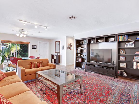 5th image of 1732 Coral Gardens Dr