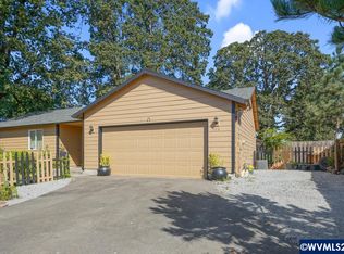 520 N Hezzie Ln, Molalla, OR 97038