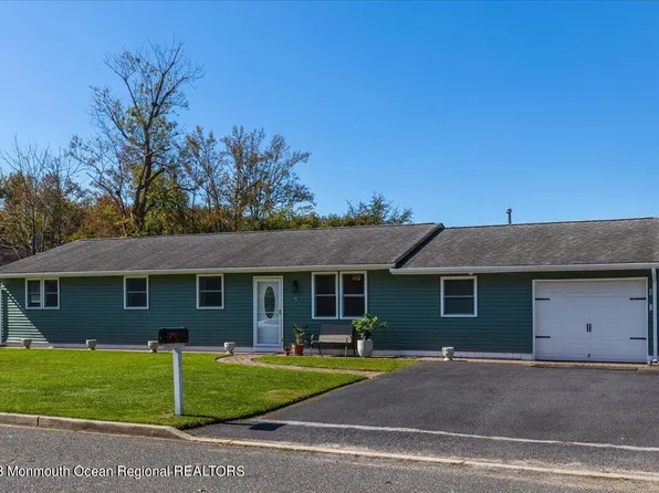 5 Smith Street, Farmingdale, NJ 07727