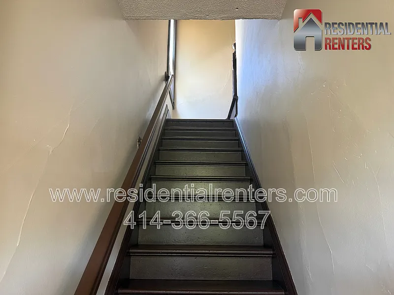3 bed, 1.0 bath, 1500 sqft, $1,395 — Photo 2