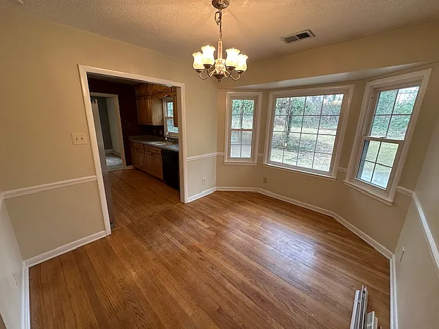 1602 Brewster Dr — Photo 8