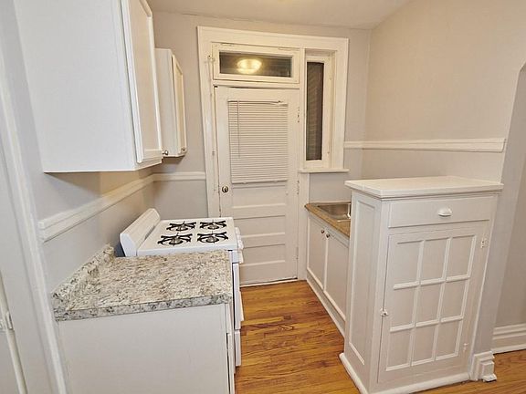 2nd image of 4906 Itaska St #17