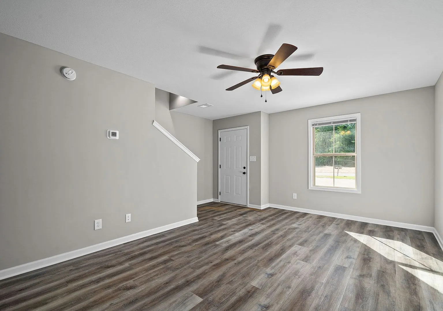 260 Smithson Lane — Photo 3