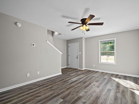 4th image of 260 Smithson Ln #D