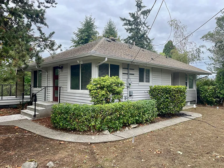 7605 Sunset Cir W — Photo 4
