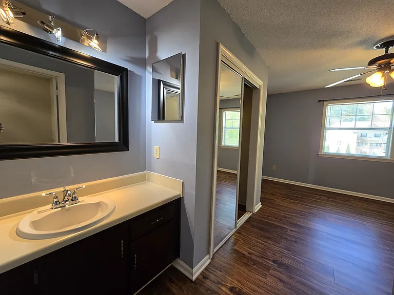 117 Kingsbury Dr — Photo 29