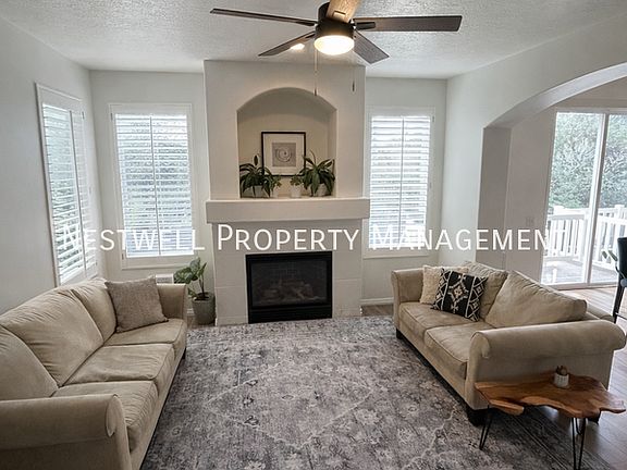 2nd image of 1528 W Cabernet Dr
