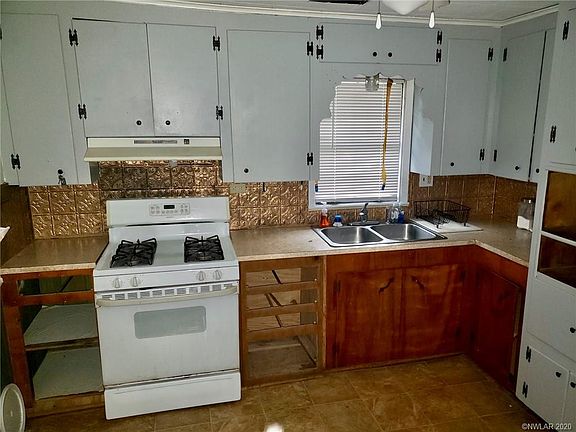 5th image of 403 Whitlock St