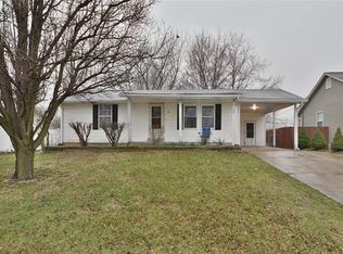 29 N Lang Dr, O Fallon, MO 63366