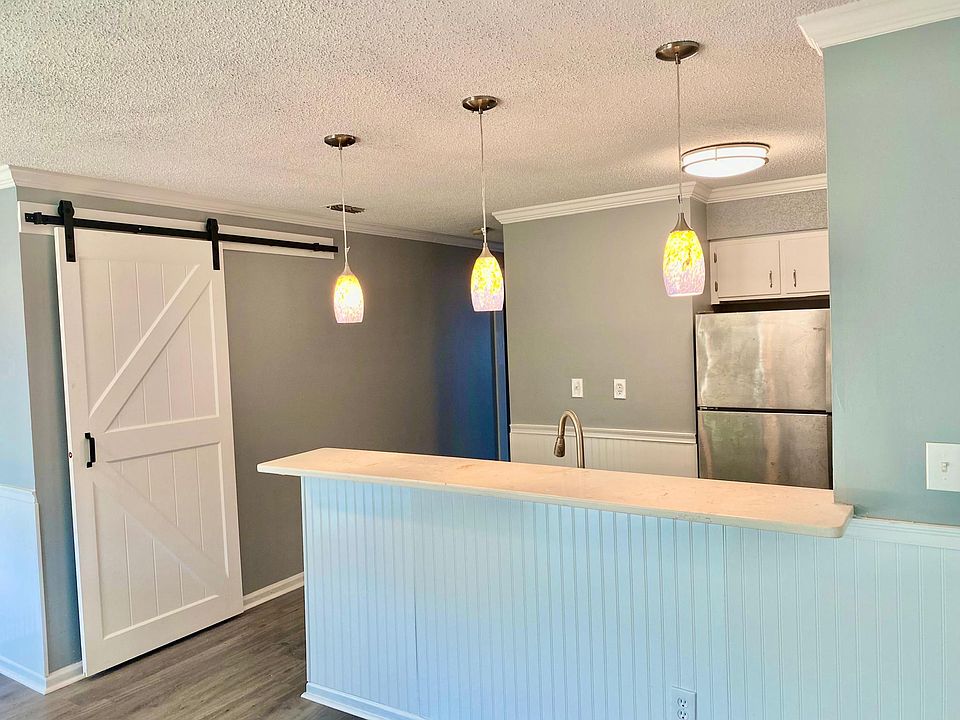 1st image of 1353 Bayville Ct #1