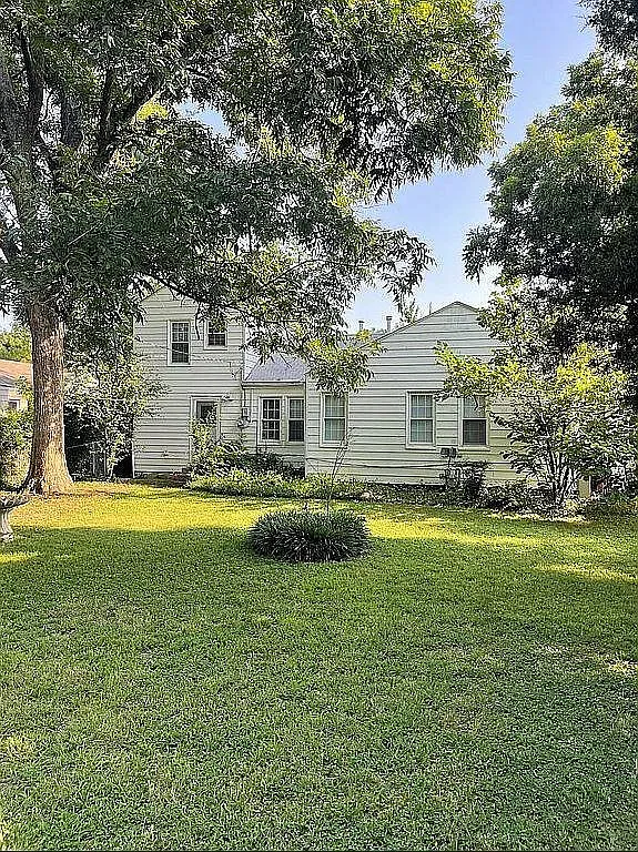 1010 W Eufaula St — Photo 2
