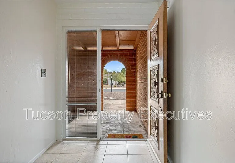 3534 N Palmer Dr — Photo 9