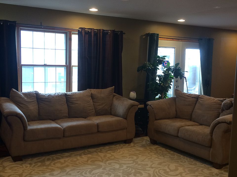 1st image of 26 Lynn Dr