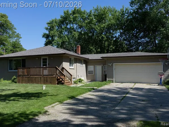 5052 Beecher Rd, Flint, MI 48532