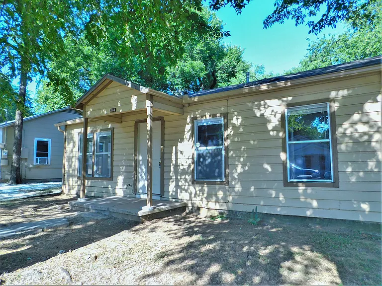 1014 Peak St — Photo 3