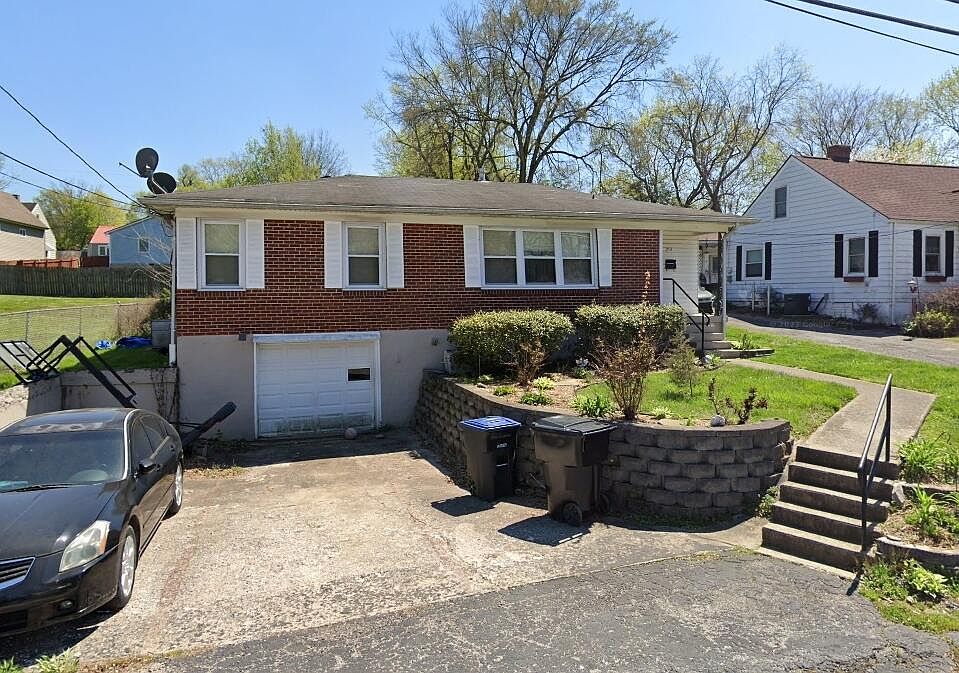 1st image of 215 Patricia St