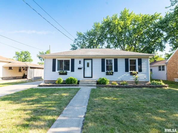 904 Monroe St, Pekin, IL 61554