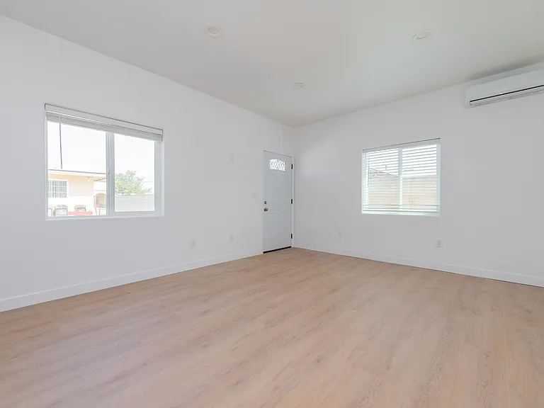5033 Sultana Ave #B — Photo 6